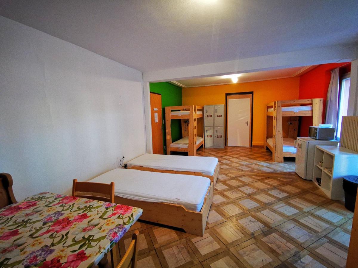 Downtown Hostel Інтерлакен Екстер'єр фото