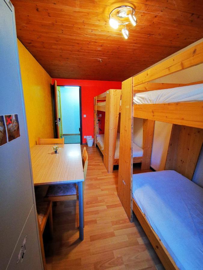 Downtown Hostel Інтерлакен Екстер'єр фото