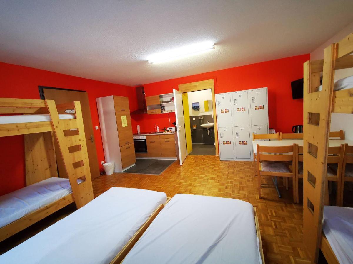 Downtown Hostel Інтерлакен Екстер'єр фото